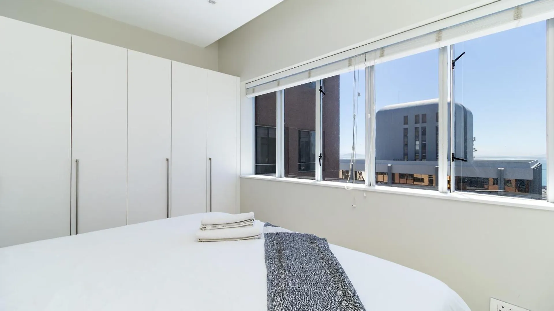 Cape Town City Views 2 Bedroom Apartment