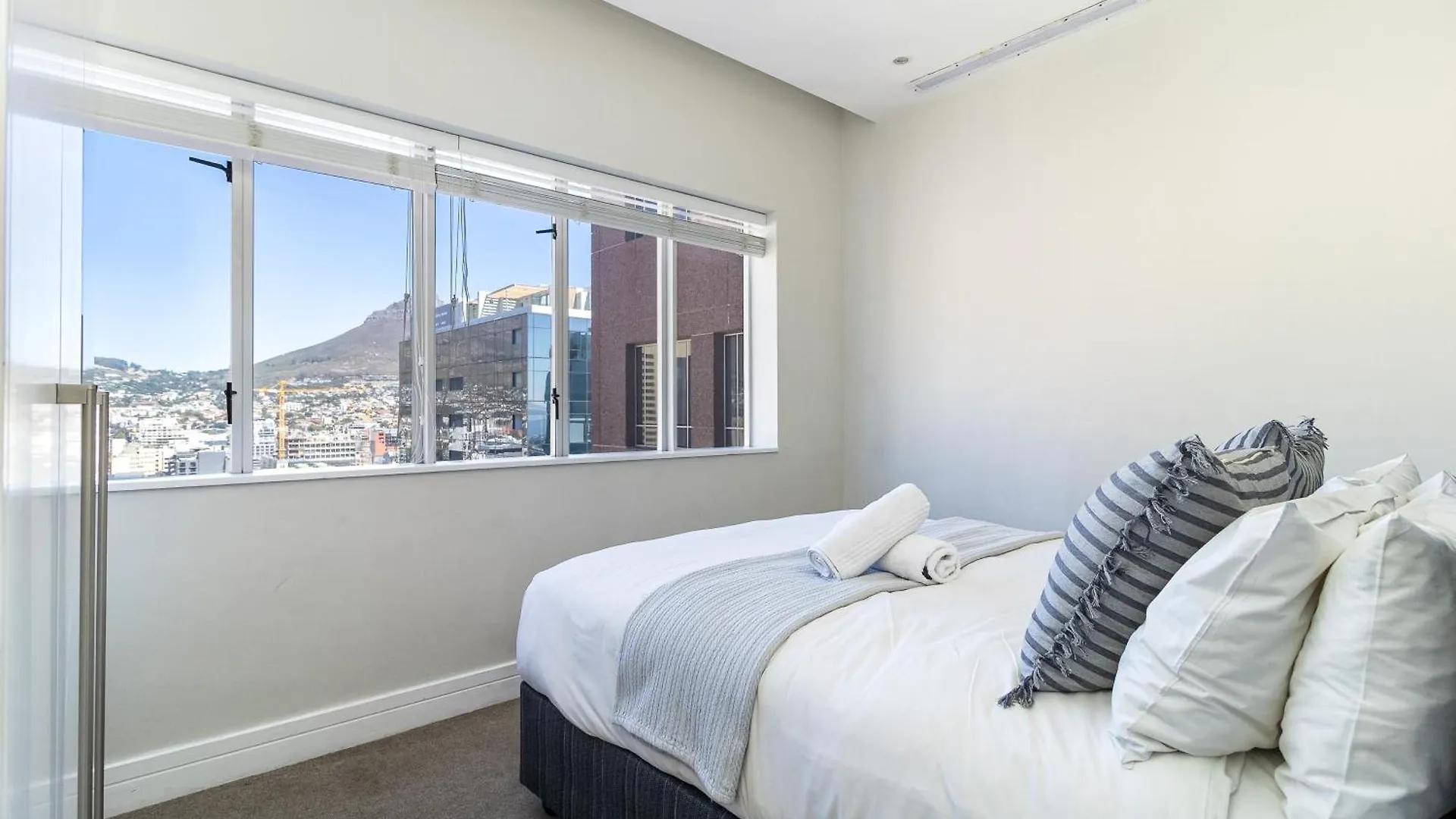 Cape Town City Views 2 Bedroom Apartment South Africa